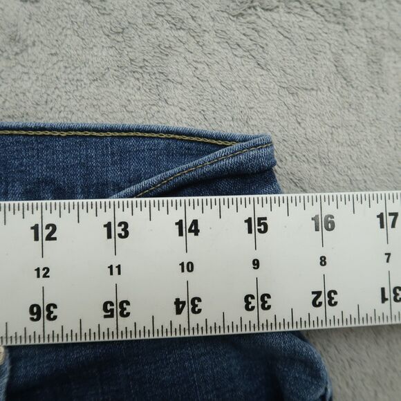 Levi's Jeans Women's Size 10M Blue Mid-Rise Classic Straight Denim 28.5" Inseam - Picture 4 of 16